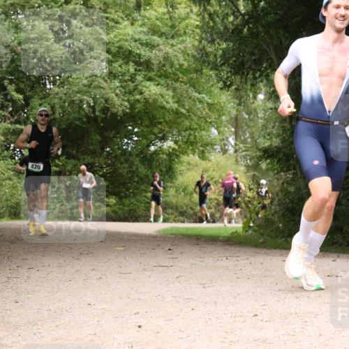 30.08.2026 - Elbe Triathlon Hamburg Antke Förster http://msf.ph/oto/10096218 30.08.2026 10:17:40 Laufen 420 meine-sportfotos.de