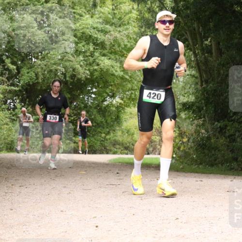30.08.2026 - Elbe Triathlon Hamburg Antke Förster http://msf.ph/oto/10096224 30.08.2026 10:17:44 Laufen 330, 420 meine-sportfotos.de