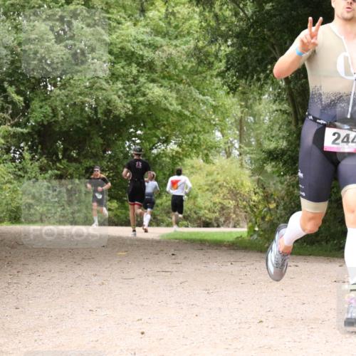 30.08.2026 - Elbe Triathlon Hamburg Antke Förster http://msf.ph/oto/10096258 30.08.2026 10:18:00 Laufen 244 meine-sportfotos.de