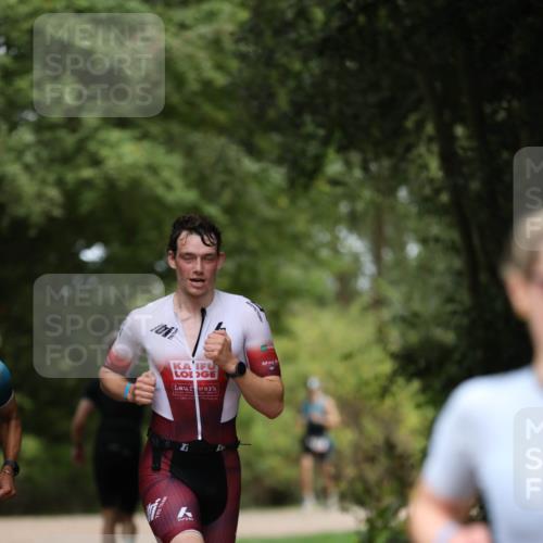 30.08.2026 - Elbe Triathlon Hamburg Antke Förster http://msf.ph/oto/10096319 30.08.2026 10:15:21 Laufen 13 meine-sportfotos.de