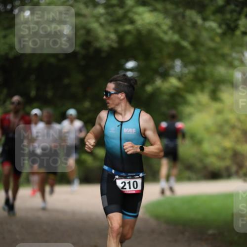 30.08.2026 - Elbe Triathlon Hamburg Antke Förster http://msf.ph/oto/10096331 30.08.2026 10:15:32 Laufen 210 meine-sportfotos.de