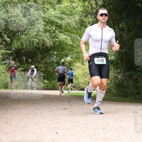 30.08.2026 - Elbe Triathlon Hamburg Antke Förster http://msf.ph/oto/10096332 30.08.2026 10:19:47 Laufen 428 meine-sportfotos.de