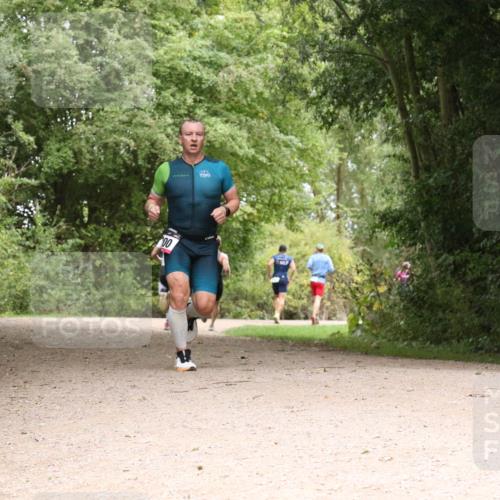 30.08.2026 - Elbe Triathlon Hamburg Antke Förster http://msf.ph/oto/10096354 30.08.2026 10:20:05 Laufen 00 meine-sportfotos.de