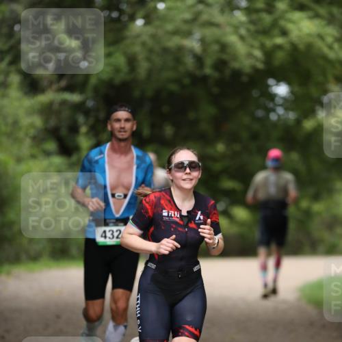 30.08.2026 - Elbe Triathlon Hamburg Antke Förster http://msf.ph/oto/10096363 30.08.2026 10:15:55 Laufen 432 meine-sportfotos.de