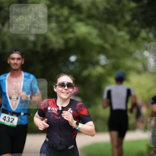 30.08.2026 - Elbe Triathlon Hamburg Antke Förster http://msf.ph/oto/10096365 30.08.2026 10:15:56 Laufen 432 meine-sportfotos.de