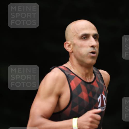 30.08.2026 - Elbe Triathlon Hamburg Antke Förster http://msf.ph/oto/10096415 30.08.2026 10:16:23 Laufen 201, 228 meine-sportfotos.de