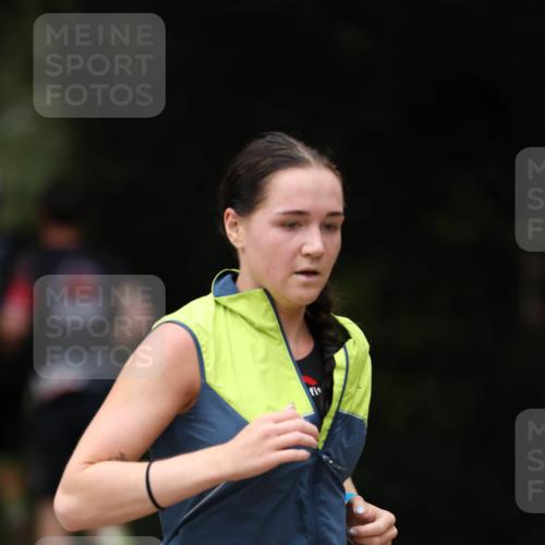 30.08.2026 - Elbe Triathlon Hamburg Antke Förster http://msf.ph/oto/10096453 30.08.2026 10:16:43 Laufen 360 meine-sportfotos.de