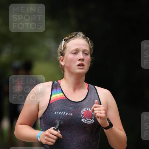30.08.2026 - Elbe Triathlon Hamburg Antke Förster http://msf.ph/oto/10096455 30.08.2026 10:16:44 Laufen 11, 1910, 4 meine-sportfotos.de