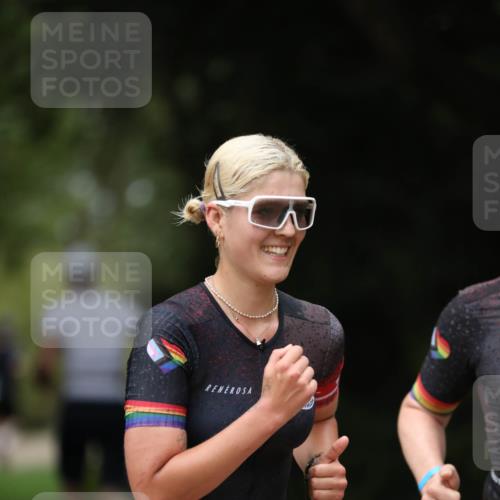 30.08.2026 - Elbe Triathlon Hamburg Antke Förster http://msf.ph/oto/10096469 30.08.2026 10:16:50 Laufen 336 meine-sportfotos.de