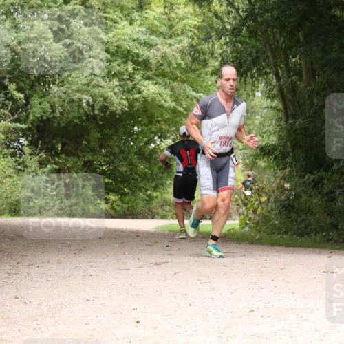 30.08.2026 - Elbe Triathlon Hamburg Antke Förster http://msf.ph/oto/10096500 30.08.2026 10:23:01 Laufen 1816 meine-sportfotos.de