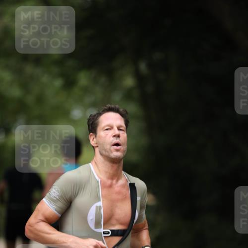 30.08.2026 - Elbe Triathlon Hamburg Antke Förster http://msf.ph/oto/10096505 30.08.2026 10:17:26 Laufen  meine-sportfotos.de