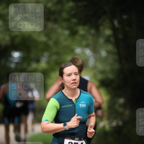 30.08.2026 - Elbe Triathlon Hamburg Antke Förster http://msf.ph/oto/10096509 30.08.2026 10:17:29 Laufen 354 meine-sportfotos.de