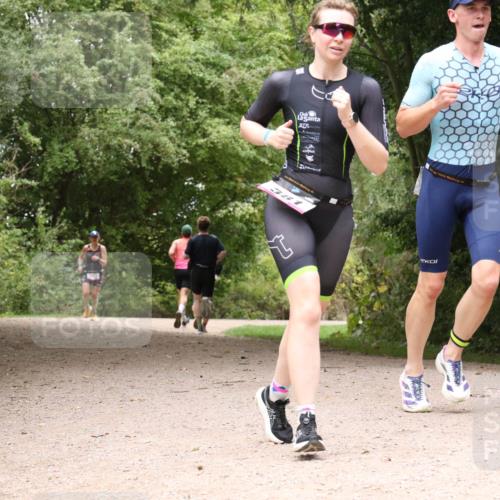 30.08.2026 - Elbe Triathlon Hamburg Antke Förster http://msf.ph/oto/10096526 30.08.2026 10:23:22 Laufen 381 meine-sportfotos.de