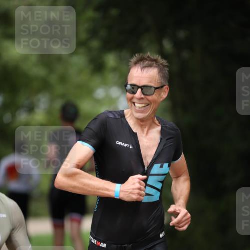 30.08.2026 - Elbe Triathlon Hamburg Antke Förster http://msf.ph/oto/10096553 30.08.2026 10:17:56 Laufen  meine-sportfotos.de