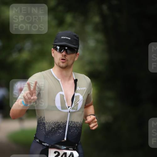 30.08.2026 - Elbe Triathlon Hamburg Antke Förster http://msf.ph/oto/10096561 30.08.2026 10:18:00 Laufen 244, 0000 meine-sportfotos.de