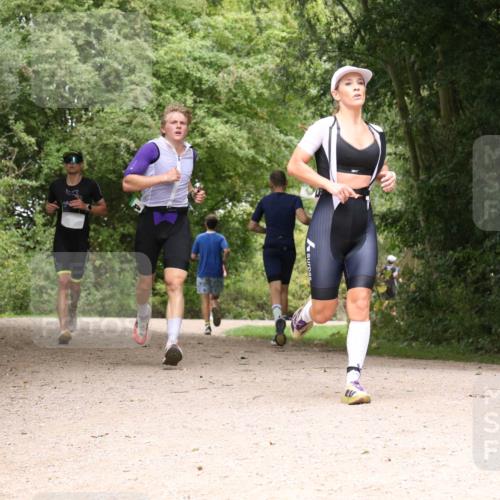30.08.2026 - Elbe Triathlon Hamburg Antke Förster http://msf.ph/oto/10096584 30.08.2026 10:24:16 Laufen  meine-sportfotos.de