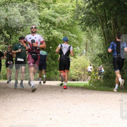 30.08.2026 - Elbe Triathlon Hamburg Antke Förster http://msf.ph/oto/10096650 30.08.2026 10:25:40 Laufen 386 meine-sportfotos.de
