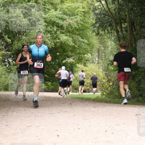 30.08.2026 - Elbe Triathlon Hamburg Antke Förster http://msf.ph/oto/10096668 30.08.2026 10:25:59 Laufen 353, 362, 537 meine-sportfotos.de