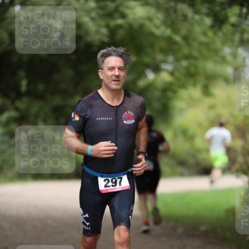 30.08.2026 - Elbe Triathlon Hamburg Antke Förster http://msf.ph/oto/10096679 30.08.2026 10:20:46 Laufen 297 meine-sportfotos.de