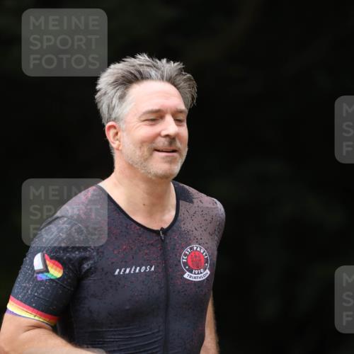 30.08.2026 - Elbe Triathlon Hamburg Antke Förster http://msf.ph/oto/10096685 30.08.2026 10:20:48 Laufen 297, 1910 meine-sportfotos.de