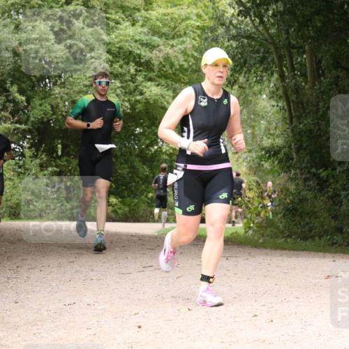 30.08.2026 - Elbe Triathlon Hamburg Antke Förster http://msf.ph/oto/10096710 30.08.2026 10:26:30 Laufen 397 meine-sportfotos.de