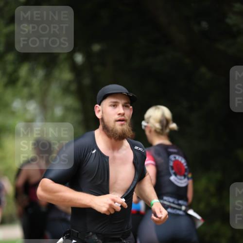 30.08.2026 - Elbe Triathlon Hamburg Antke Förster http://msf.ph/oto/10096715 30.08.2026 10:21:28 Laufen  meine-sportfotos.de