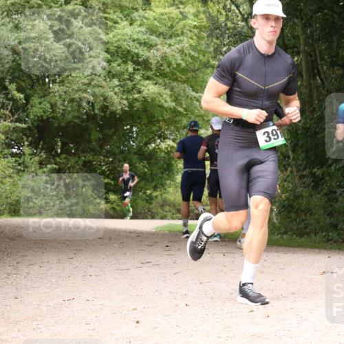30.08.2026 - Elbe Triathlon Hamburg Antke Förster http://msf.ph/oto/10096716 30.08.2026 10:26:34 Laufen 39 meine-sportfotos.de