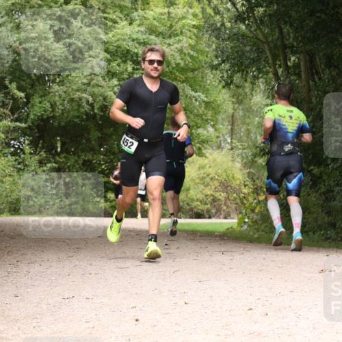 30.08.2026 - Elbe Triathlon Hamburg Antke Förster http://msf.ph/oto/10096734 30.08.2026 10:26:53 Laufen 452 meine-sportfotos.de
