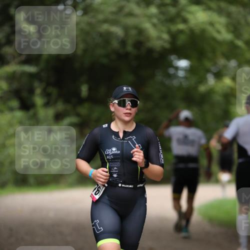 30.08.2026 - Elbe Triathlon Hamburg Antke Förster http://msf.ph/oto/10096765 30.08.2026 10:22:22 Laufen 2 meine-sportfotos.de