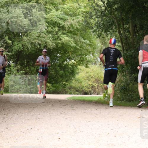 30.08.2026 - Elbe Triathlon Hamburg Antke Förster http://msf.ph/oto/10096778 30.08.2026 10:27:37 Laufen 689, 10 meine-sportfotos.de