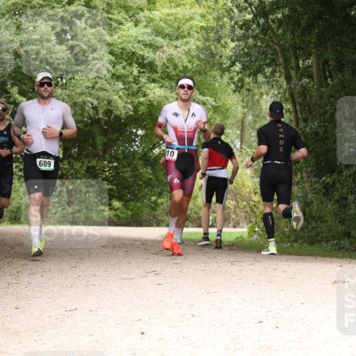 30.08.2026 - Elbe Triathlon Hamburg Antke Förster http://msf.ph/oto/10096782 30.08.2026 10:27:39 Laufen 689, 10 meine-sportfotos.de