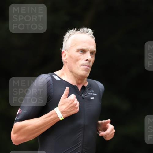 30.08.2026 - Elbe Triathlon Hamburg Antke Förster http://msf.ph/oto/10096783 30.08.2026 10:22:44 Laufen 718 meine-sportfotos.de