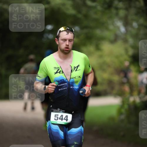 30.08.2026 - Elbe Triathlon Hamburg Antke Förster http://msf.ph/oto/10096785 30.08.2026 10:22:46 Laufen 70, 544 meine-sportfotos.de