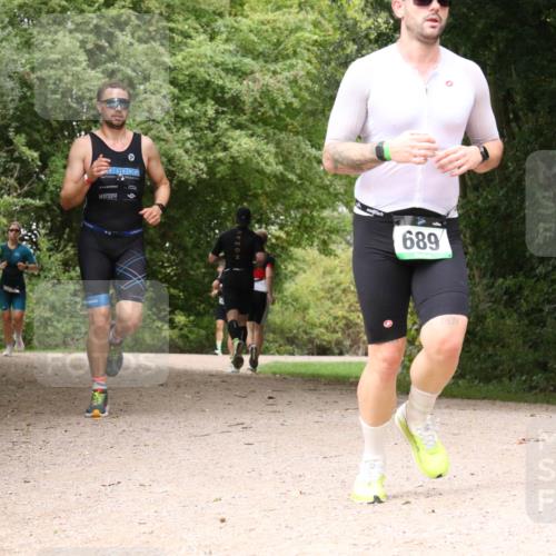 30.08.2026 - Elbe Triathlon Hamburg Antke Förster http://msf.ph/oto/10096788 30.08.2026 10:27:42 Laufen 689 meine-sportfotos.de