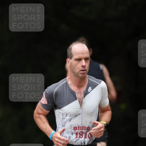 30.08.2026 - Elbe Triathlon Hamburg Antke Förster http://msf.ph/oto/10096807 30.08.2026 10:23:04 Laufen 1816, 2 meine-sportfotos.de