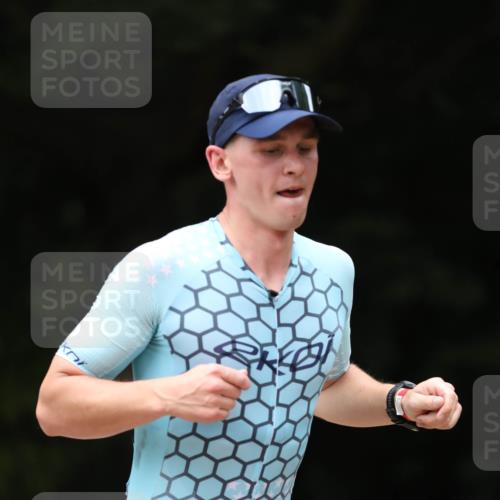 30.08.2026 - Elbe Triathlon Hamburg Antke Förster http://msf.ph/oto/10096831 30.08.2026 10:23:22 Laufen  meine-sportfotos.de