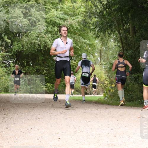 30.08.2026 - Elbe Triathlon Hamburg Antke Förster http://msf.ph/oto/10096834 30.08.2026 10:28:23 Laufen 567, 521 meine-sportfotos.de