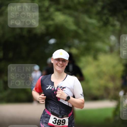 30.08.2026 - Elbe Triathlon Hamburg Antke Förster http://msf.ph/oto/10096855 30.08.2026 10:23:54 Laufen 389 meine-sportfotos.de
