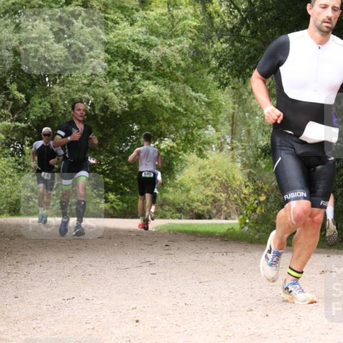 30.08.2026 - Elbe Triathlon Hamburg Antke Förster http://msf.ph/oto/10096864 30.08.2026 10:28:50 Laufen 670, 640 meine-sportfotos.de