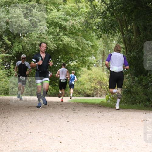 30.08.2026 - Elbe Triathlon Hamburg Antke Förster http://msf.ph/oto/10096866 30.08.2026 10:28:50 Laufen 670, 640 meine-sportfotos.de