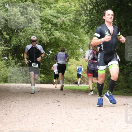 30.08.2026 - Elbe Triathlon Hamburg Antke Förster http://msf.ph/oto/10096870 30.08.2026 10:28:52 Laufen 670 meine-sportfotos.de