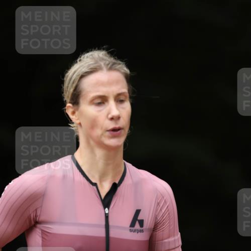 30.08.2026 - Elbe Triathlon Hamburg Antke Förster http://msf.ph/oto/10096881 30.08.2026 10:24:07 Laufen  meine-sportfotos.de