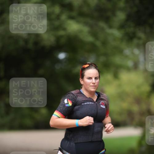 30.08.2026 - Elbe Triathlon Hamburg Antke Förster http://msf.ph/oto/10096907 30.08.2026 10:24:32 Laufen 391 meine-sportfotos.de