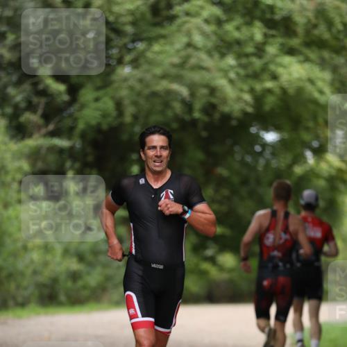 30.08.2026 - Elbe Triathlon Hamburg Antke Förster http://msf.ph/oto/10096913 30.08.2026 10:24:36 Laufen  meine-sportfotos.de