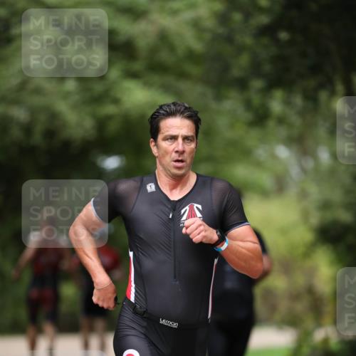30.08.2026 - Elbe Triathlon Hamburg Antke Förster http://msf.ph/oto/10096917 30.08.2026 10:24:37 Laufen  meine-sportfotos.de