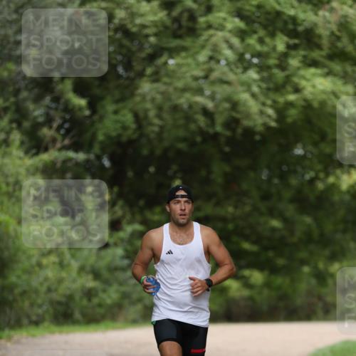 30.08.2026 - Elbe Triathlon Hamburg Antke Förster http://msf.ph/oto/10096935 30.08.2026 10:25:10 Laufen  meine-sportfotos.de