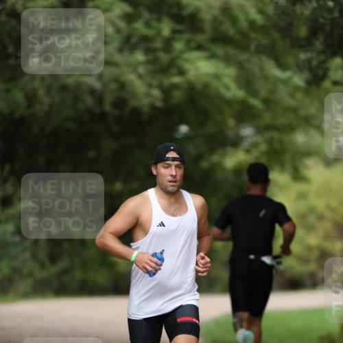 30.08.2026 - Elbe Triathlon Hamburg Antke Förster http://msf.ph/oto/10096937 30.08.2026 10:25:10 Laufen  meine-sportfotos.de