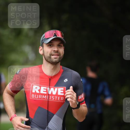 30.08.2026 - Elbe Triathlon Hamburg Antke Förster http://msf.ph/oto/10096951 30.08.2026 10:25:40 Laufen 613 meine-sportfotos.de