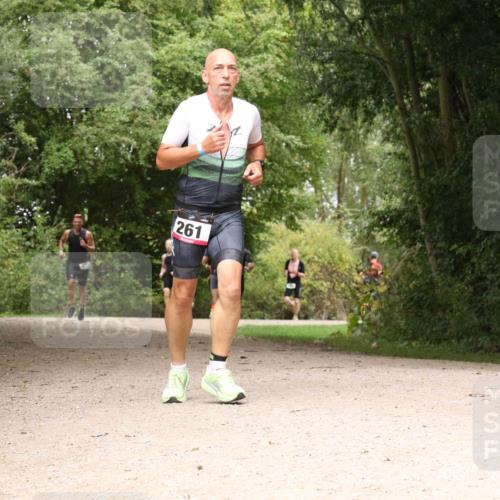 30.08.2026 - Elbe Triathlon Hamburg Antke Förster http://msf.ph/oto/10096970 30.08.2026 10:30:37 Laufen 261 meine-sportfotos.de