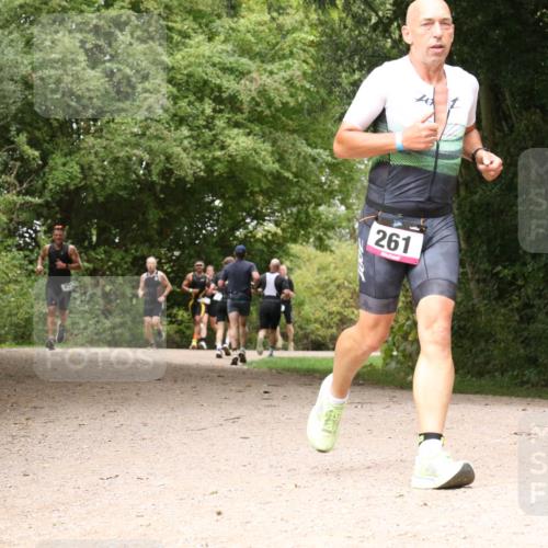 30.08.2026 - Elbe Triathlon Hamburg Antke Förster http://msf.ph/oto/10096972 30.08.2026 10:30:37 Laufen 261 meine-sportfotos.de